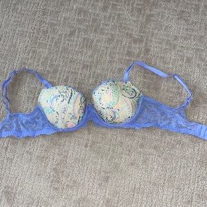 Patterned lace 34D Victoria’s Secret bra